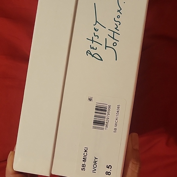 Betsey Johnson Something Blue Collection Micki Satin Wedding Pumps NIB Bridal - Picture 9 of 10